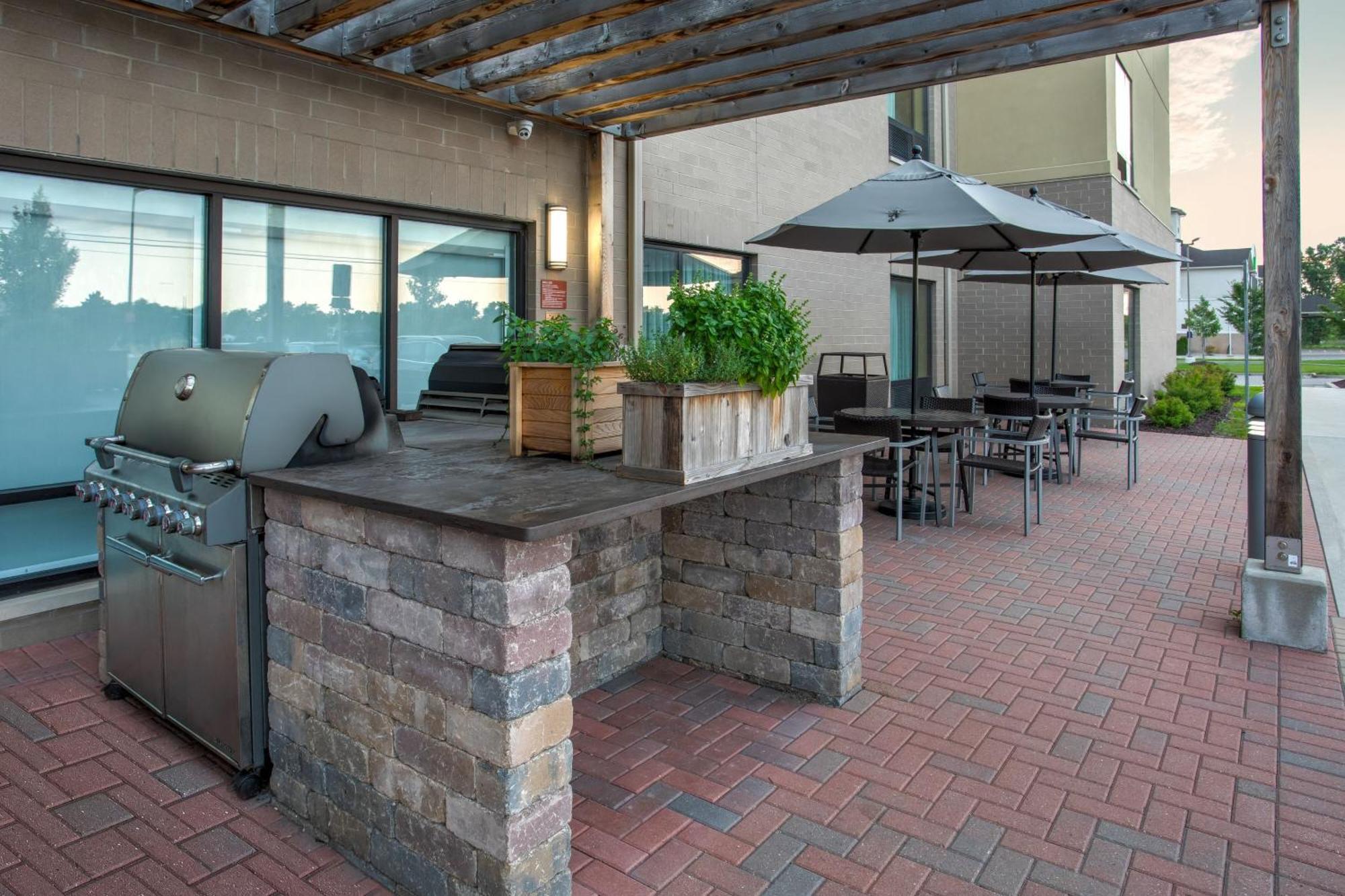 Towneplace Suites By Marriott Detroit Belleville Zewnętrze zdjęcie